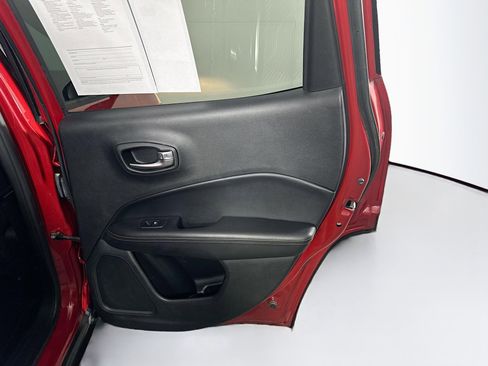 Used 2019 Jeep Compass Limited image 27