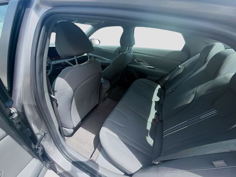 Used 2024 Hyundai Elantra SEL FWD image 21