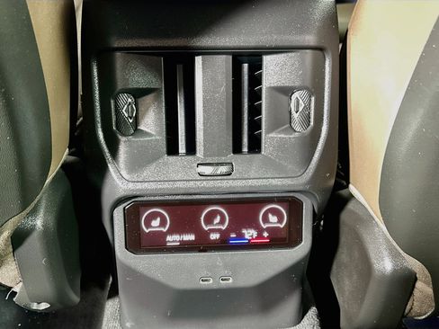 Used 2025 BMW X3 xDrive30i w/ Premium Package AWD/4WD image 24