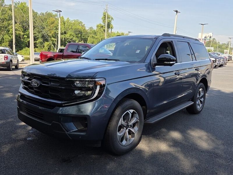 New 2027 Ford Expedition Active RWD image 3