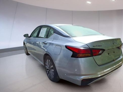Used 2023 Nissan Altima 2.5 SV image 4