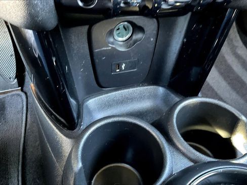 Used 2023 MINI Cooper 2-Door Hardtop image 36