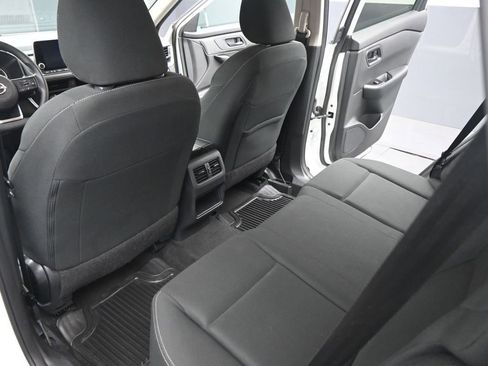 Used 2024 Nissan Rogue S image 14