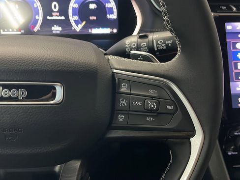 New 2025 Jeep Grand Cherokee Limited image 14