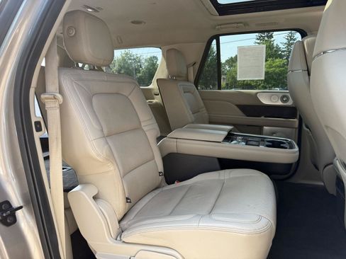 Used 2020 Lincoln Navigator L Reserve w/ Luxury Package AWD/4WD image 57
