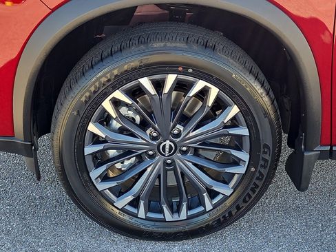 Used 2025 Nissan Rogue SL w/ Tech Package image 7