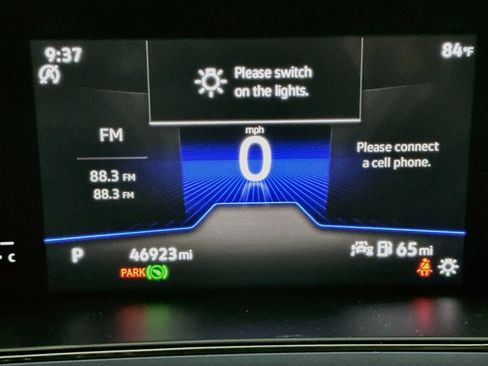 Used 2022 Volkswagen Taos SE w/ Panoramic Sunroof Package FWD image 19