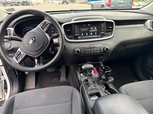 Used 2020 Kia Sorento LX AWD/4WD image 6