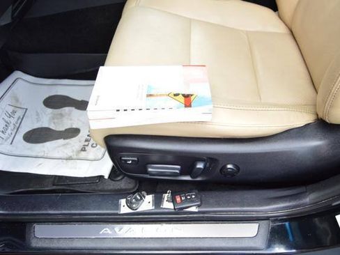 Used 2013 Toyota Avalon Limited FWD image 32