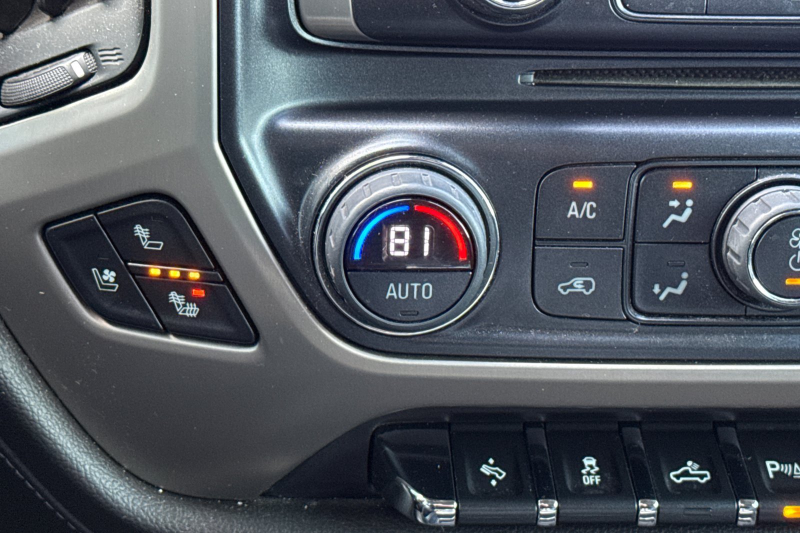 Used 2019 GMC Sierra 3500 Denali w/ Duramax Plus Package AWD/4WD image 27