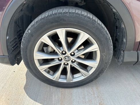 Used 2017 Toyota RAV4 Limited FWD image 2