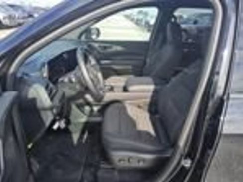 Used 2026 Chevrolet Traverse LT FWD image 17
