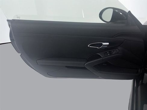 Used 2021 Porsche 718 Boxster RWD image 9