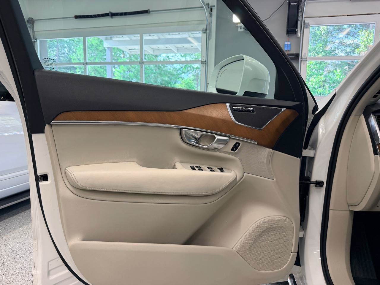 Used 2017 Volvo XC90 T6 Inscription w/ Vision Package AWD/4WD image 16