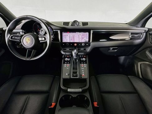 Certified 2024 Porsche Macan AWD/4WD image 11