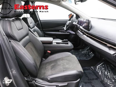 Used 2023 Nissan Ariya FWD image 23