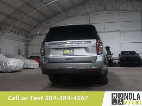 Used 2024 Chevrolet Suburban LT RWD image 13