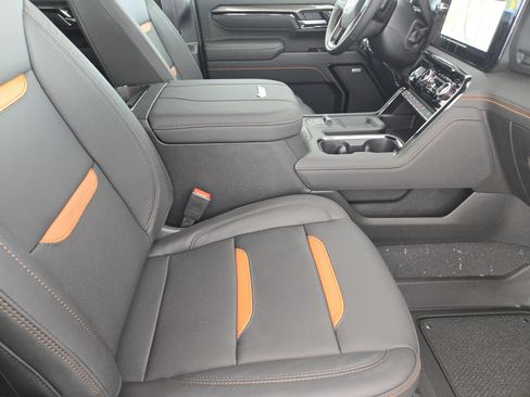 New 2026 GMC Sierra 2500 AT4 w/ AT4 Premium Plus Package AWD/4WD image 11