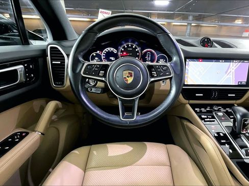 Used 2019 Porsche Cayenne S image 5
