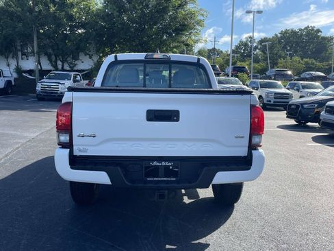 Used 2018 Toyota Tacoma SR w/ SR Convenience Package AWD/4WD image 6