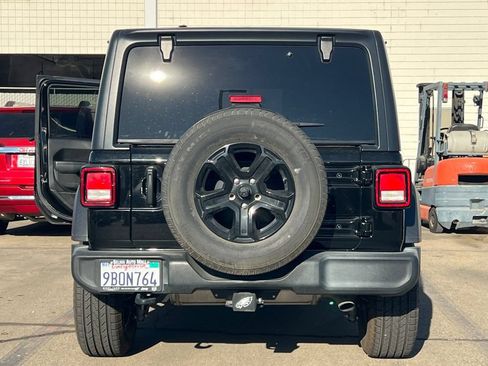 Used 2022 Jeep Wrangler Unlimited Sport AWD/4WD image 7