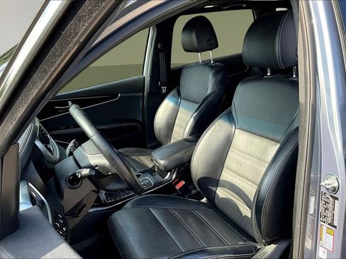 Used 2019 Kia Sorento SX image 22