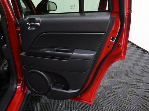 Used 2017 Jeep Compass Sport w/ Power Value Group image 22