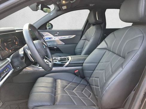 Used 2025 BMW 760i xDrive w/ Executive Package AWD/4WD image 11