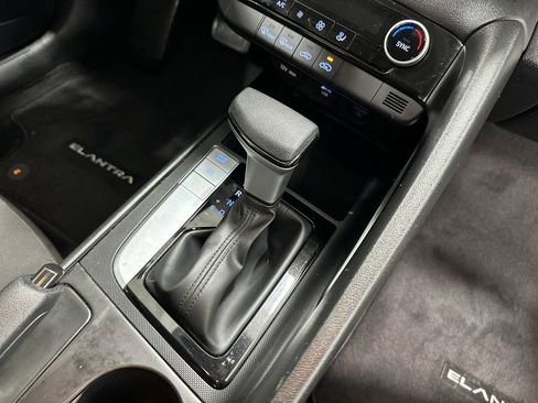 Certified 2023 Hyundai Elantra SEL FWD image 20