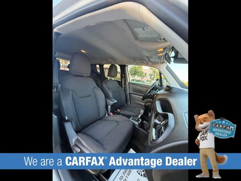 Used 2018 Jeep Renegade Altitude FWD image 11