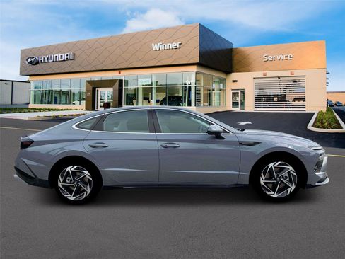 New 2026 Hyundai Sonata SEL FWD image 9