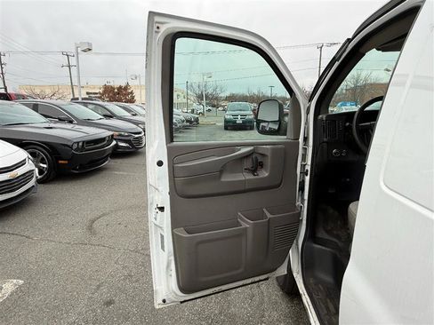 Used 2014 Chevrolet Express 1500 AWD image 14