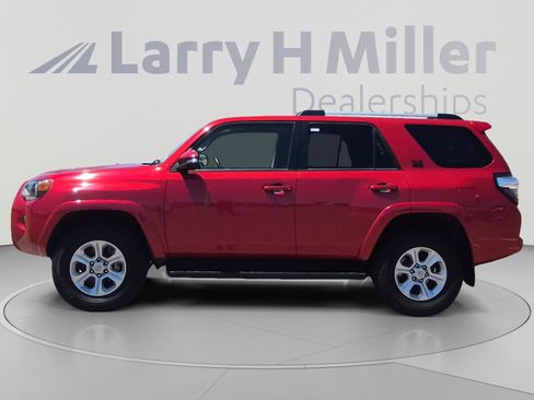 Certified 2021 Toyota 4Runner SR5 Premium AWD/4WD image 2