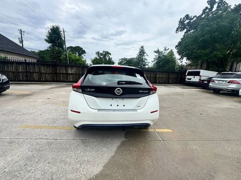 Used 2019 Nissan Leaf SV w/ SV All Weather Package FWD image 5