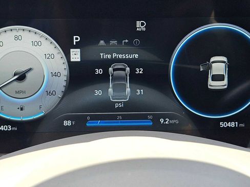 Used 2024 Hyundai Elantra SEL FWD image 29