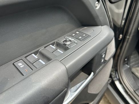 Used 2025 Land Rover Defender 110 S AWD/4WD image 38