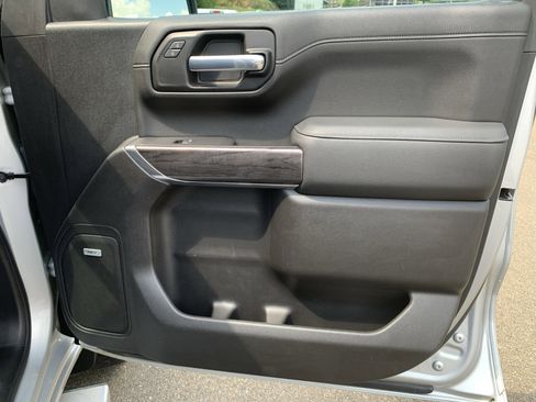 Used 2021 Chevrolet Silverado 1500 LTZ AWD/4WD image 37