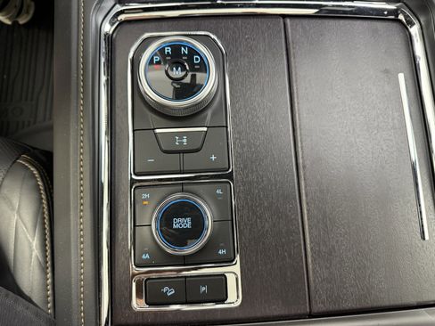 Used 2024 Ford Expedition Max Platinum image 22