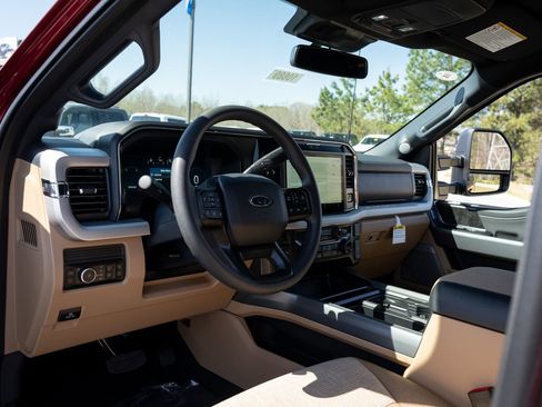 New 2026 Ford F250 XLT w/ XLT Premium Package AWD/4WD image 13