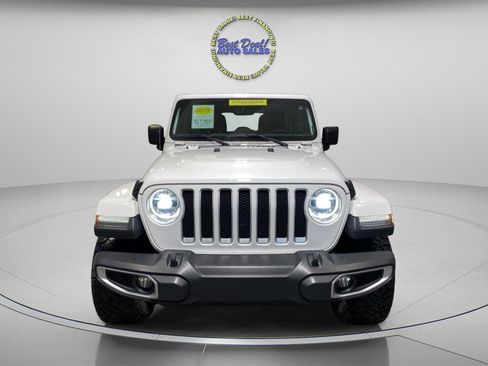 Used 2019 Jeep Wrangler Unlimited Sahara image 6