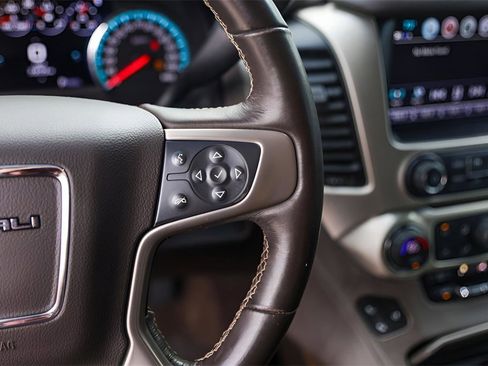 Used 2018 GMC Yukon Denali w/ Denali Ultimate Package image 13