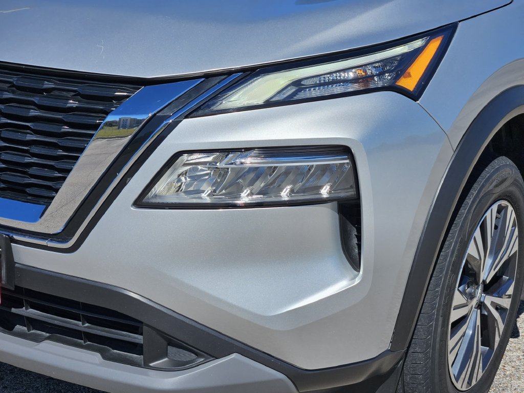 Used 2022 Nissan Rogue SV FWD image 5