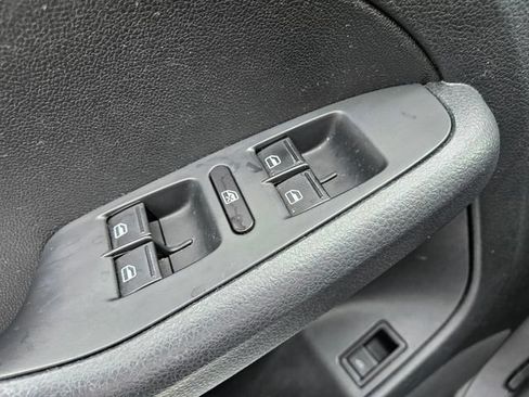 Used 2015 Volkswagen Jetta SE FWD image 30