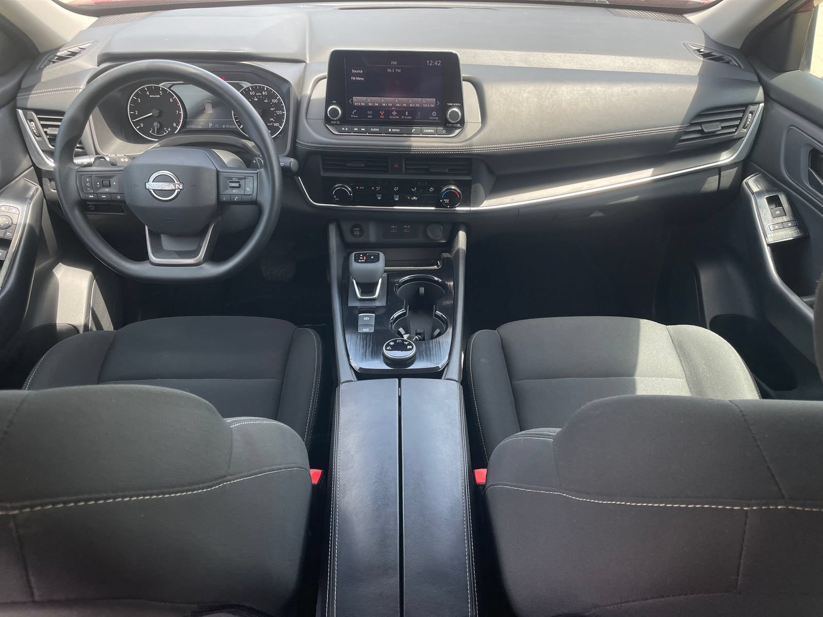 Used 2025 Nissan Rogue S AWD/4WD image 9