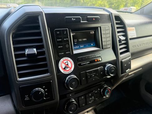 Used 2018 Ford F250 XL w/ Power Equipment Group AWD/4WD image 18