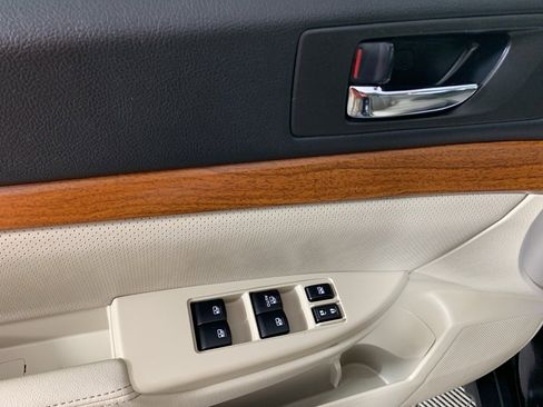 Used 2013 Subaru Outback 2.5i Limited w/ Moonroof Pkg image 14