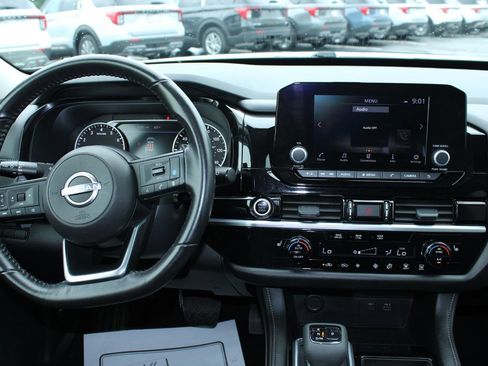 Used 2024 Nissan Pathfinder SV FWD image 20