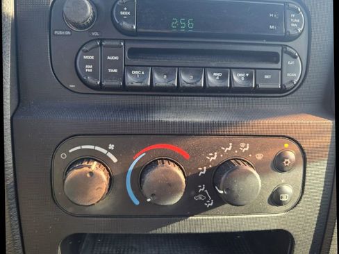 Used 2005 Dodge Ram 1500 Truck SLT image 20