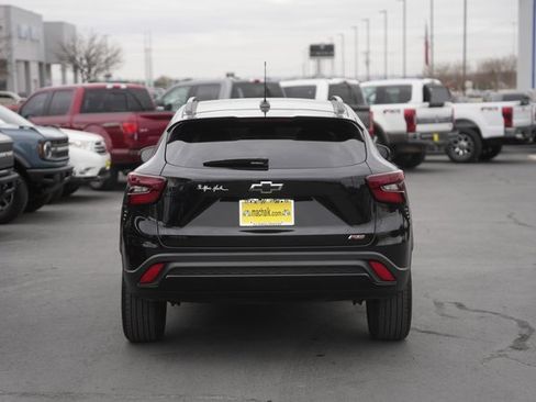 Used 2025 Chevrolet Trax RS w/ Sunroof Package image 7