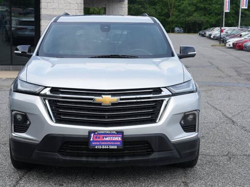 Used 2022 Chevrolet Traverse LT w/ LT Premium Package AWD/4WD image 2
